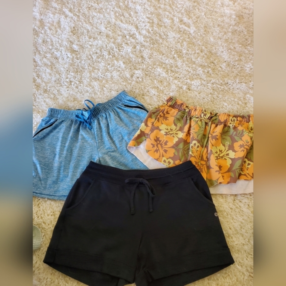 Stylish Women's Shorts Set - Black, Blue, Floral - Picture 1 of 9